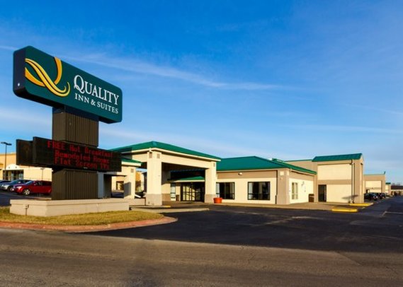 Quality Inn & Suites Moline Quad Cities