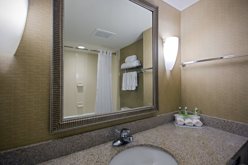 Holiday Inn Express & Suites Flowood